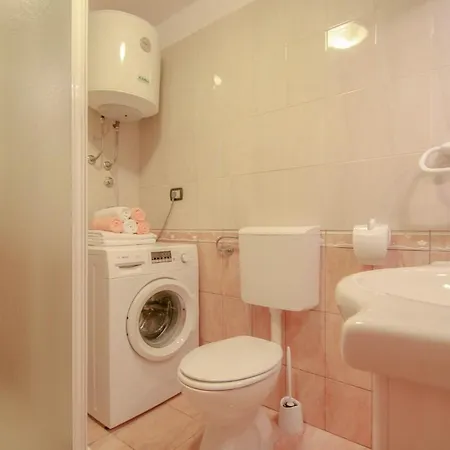 Apartment Timea A4 *
