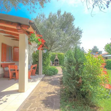 Apartment Timea A4 *